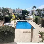 Apartment Stop! Book Now 3 Bedroom Large In *