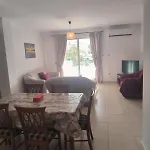 Apartment Stop! Book Now 3 Bedroom Large In