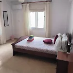 Apartment Stop! Book Now 3 Bedroom Large In