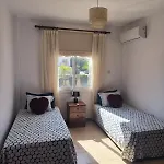 Stop! Book Now 3 Bedroom Large In Apartment