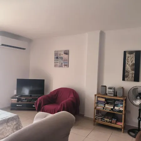 Stop! Book Now 3 Bedroom Large In Apartment *