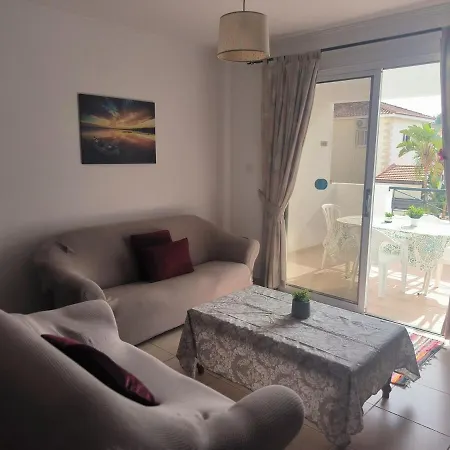 Apartment Stop! Book Now 3 Bedroom Large In